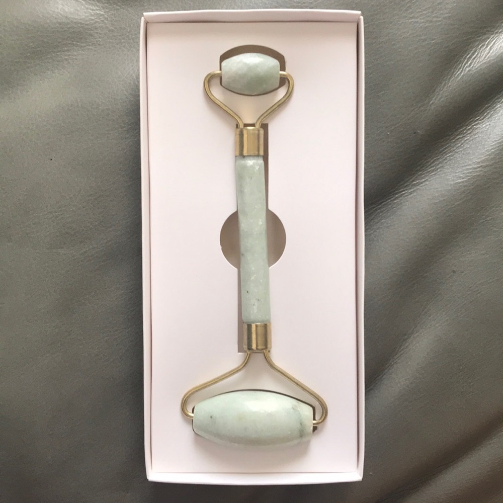 Sherrie Matthews acupuncture jade roller